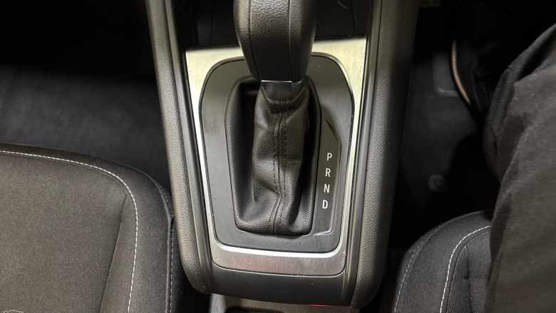 Renault Captur 1.3 TCE 140 Iconic 5dr EDC Petrol Hatchback